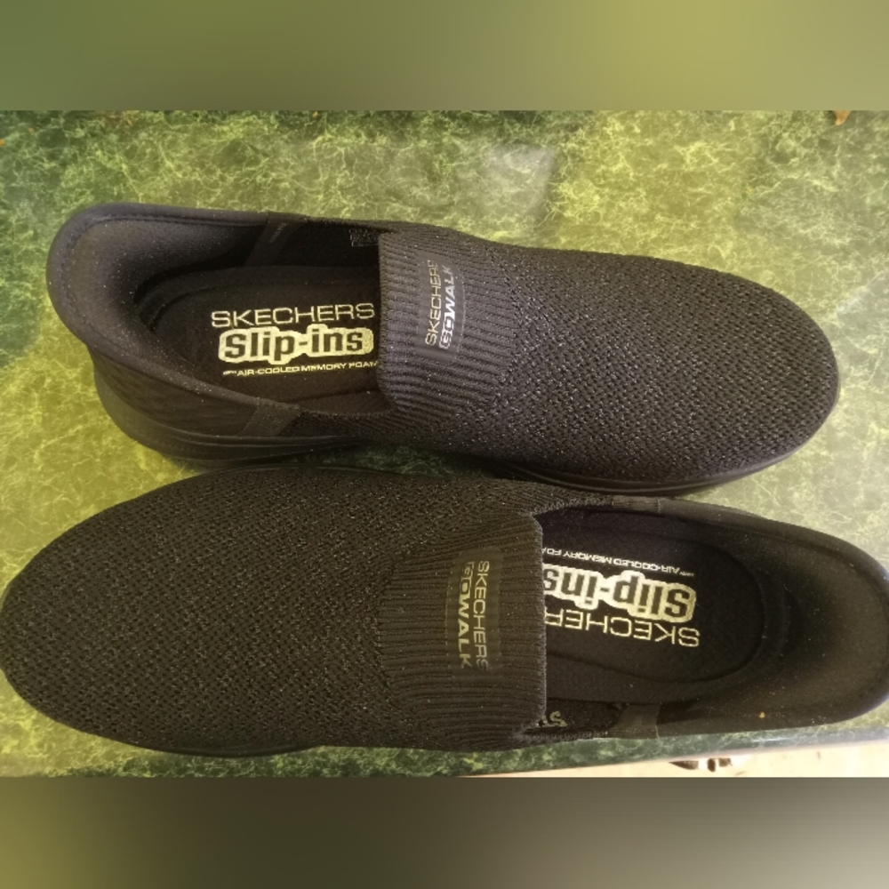 Skechers Hands Free Slip-ins Shoes Womens Size 10 WIDE